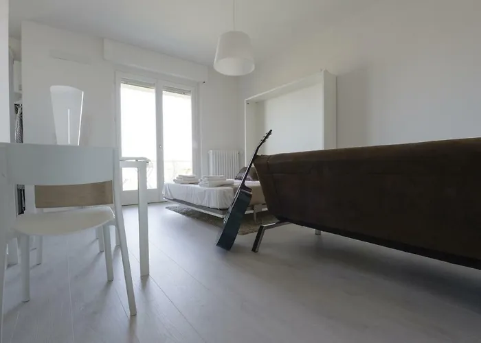 Little House With View * 아로나